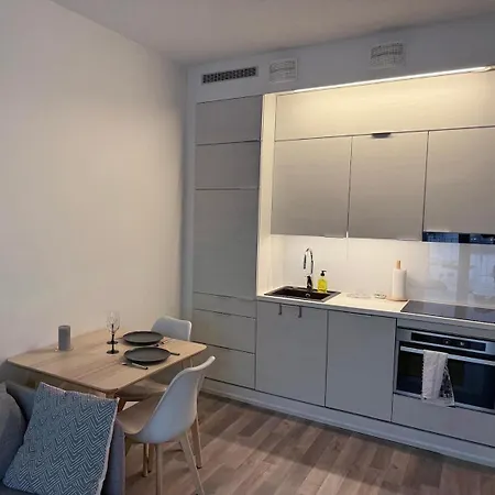 Cozy, Well-equipped In Kaivoksela With Easy Access To Helsinki And Airport Appartement